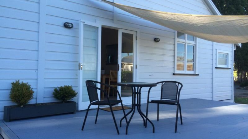 The Winedrinkers Cottage - Accommodation New Zealand 0
