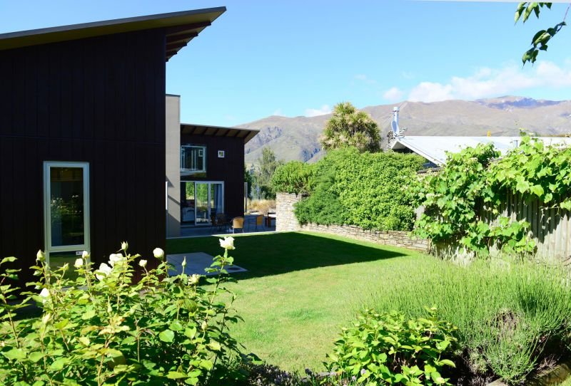 Lakeside Residence Wanaka - Accommodation New Zealand 1