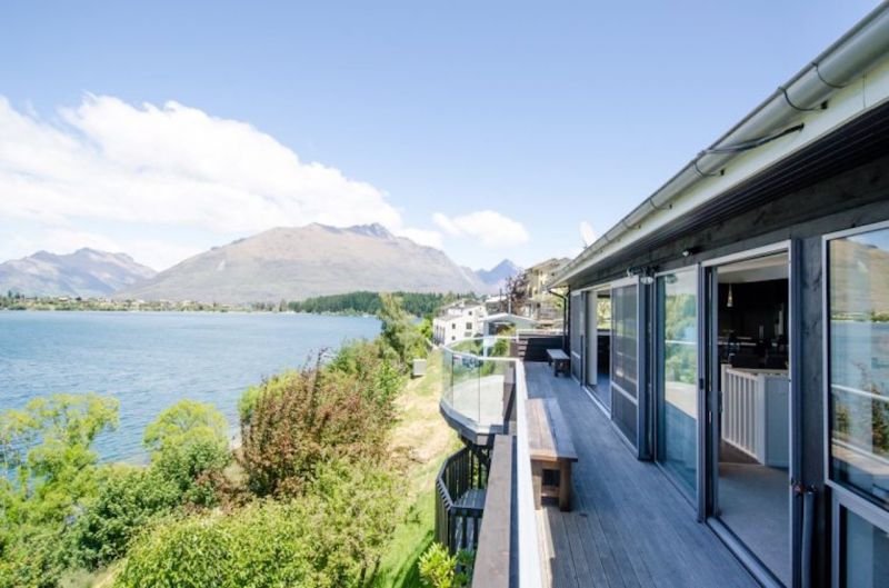 Queenstown Lakehouse - Accommodation New Zealand 1