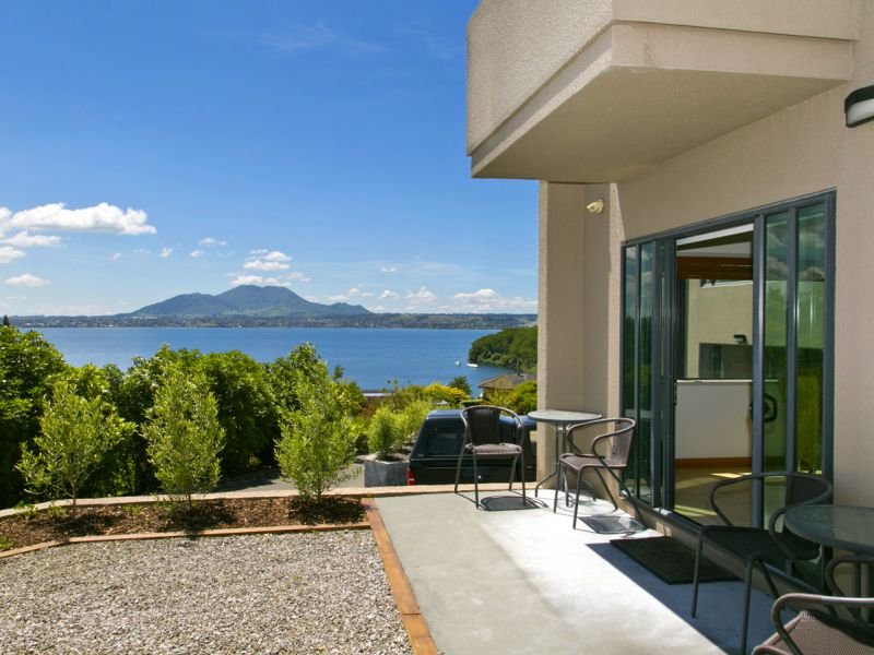 Baywatch - Acacia Bay Holiday House - Accommodation New Zealand 2