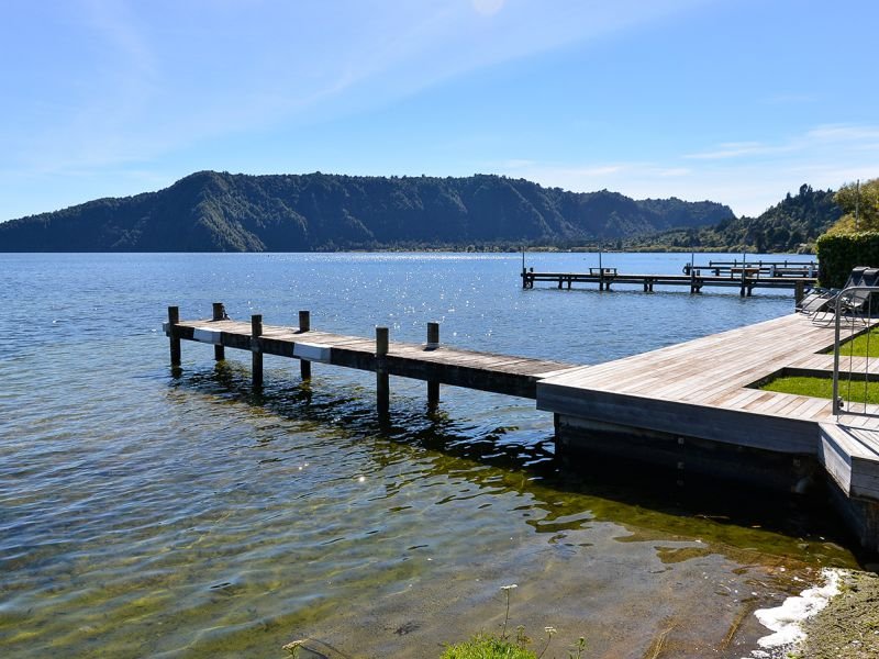 Lakefront Escape - Lake Rotoiti Holiday House - Accommodation New Zealand 10