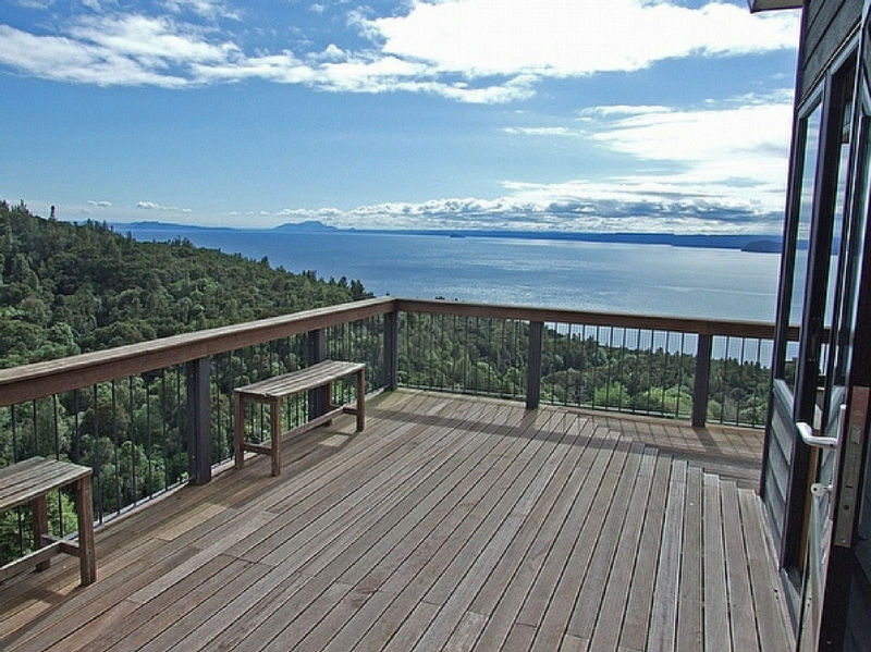 Million Dollar Lake Views - Pukawa Bay Holiday Home - thumb 3
