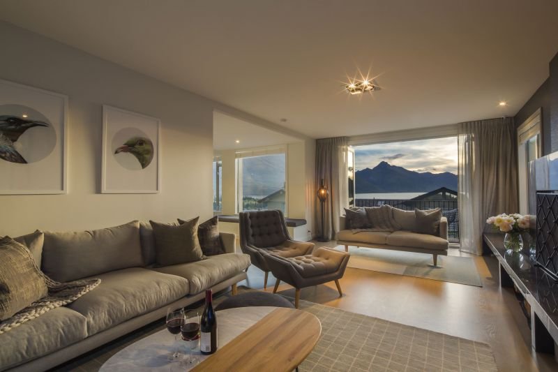 Central Queenstown Views - Accommodation New Zealand 8