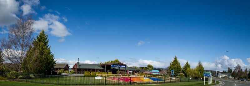 Te Anau Kiwi Holiday Park - thumb 0
