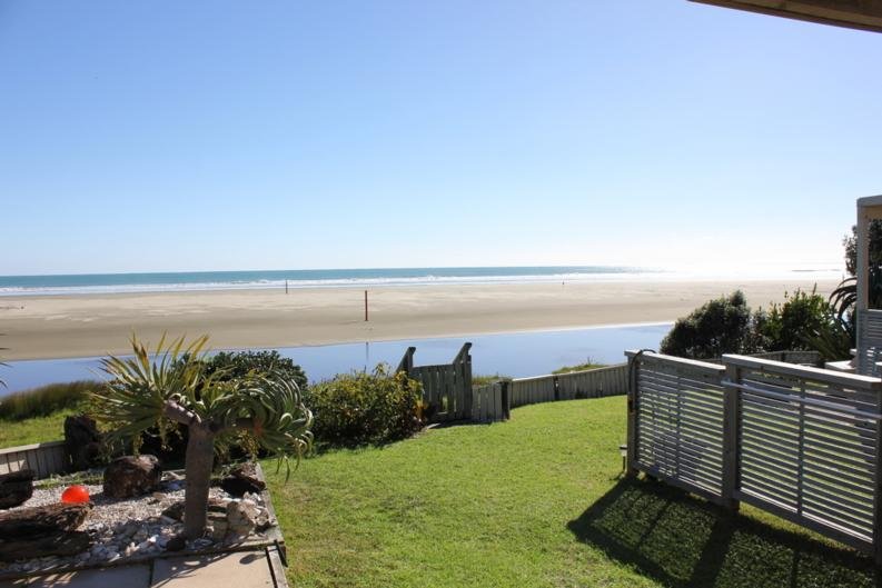 Ahipara Tides Absolute Beachfront - Accommodation New Zealand 1