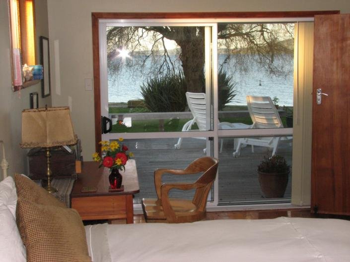 Shula's Lake House - Accommodation New Zealand 2