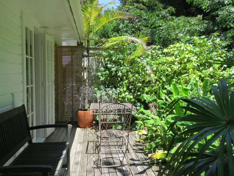 Bird Gardens Cottage - Accommodation New Zealand 4
