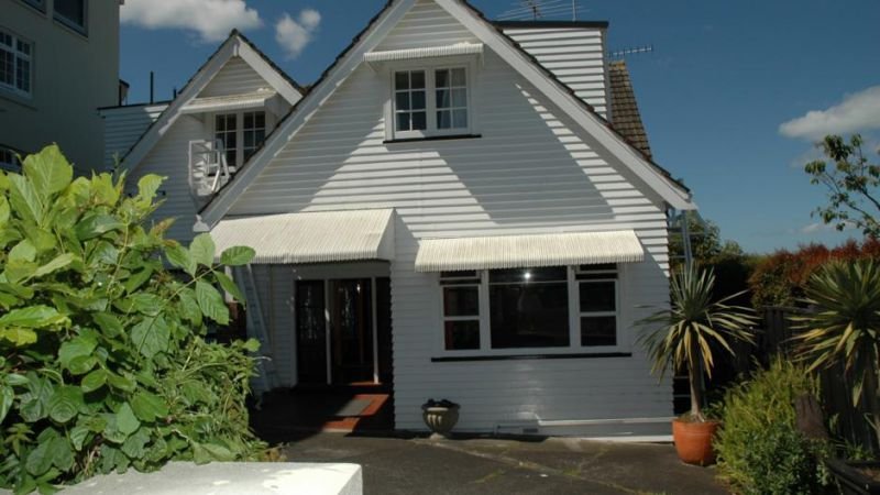 Chalet Chevron B & B Guest House - Accommodation New Zealand 0