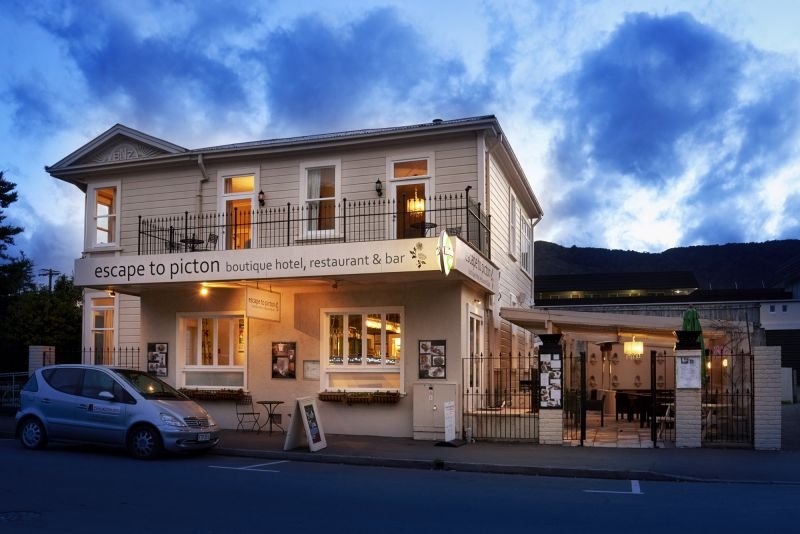 Escape to Picton Boutique Hotel Restaurant  Bar