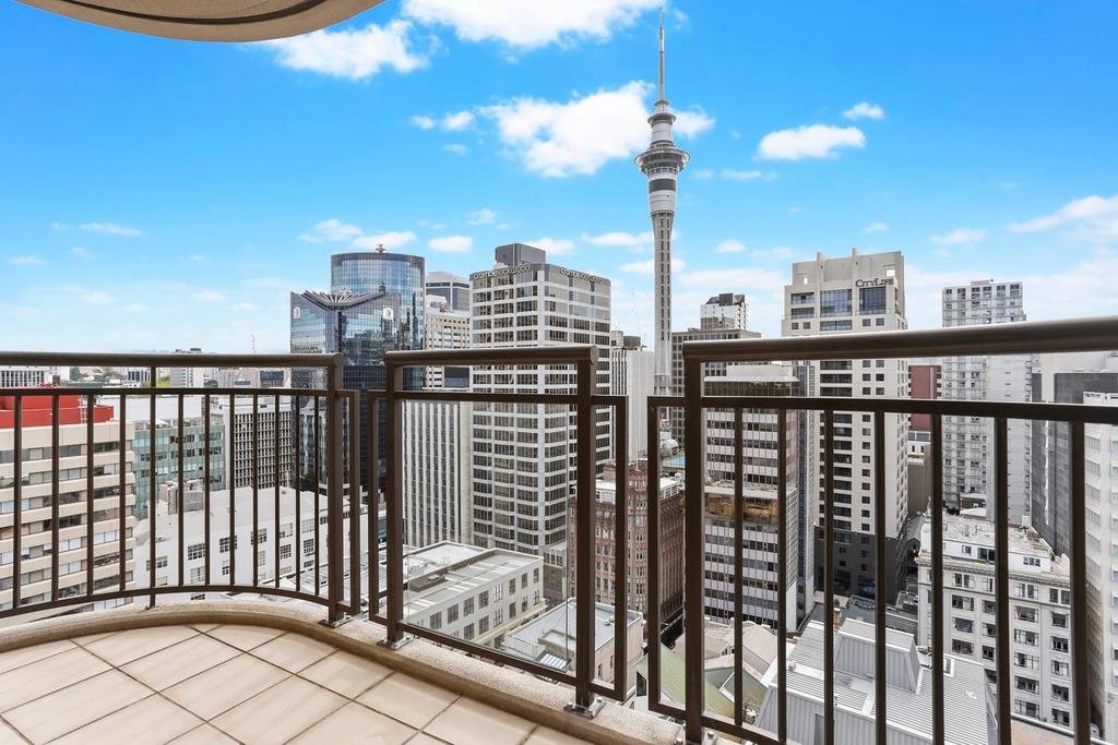 Stylish, Sophisticated, And Sky Tower Views - thumb 2