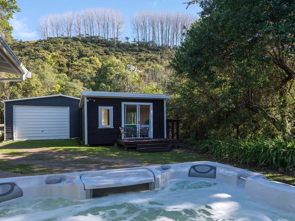 Tarawera Lakefront - Lake Tarawera Holiday Home - Accommodation New Zealand 1