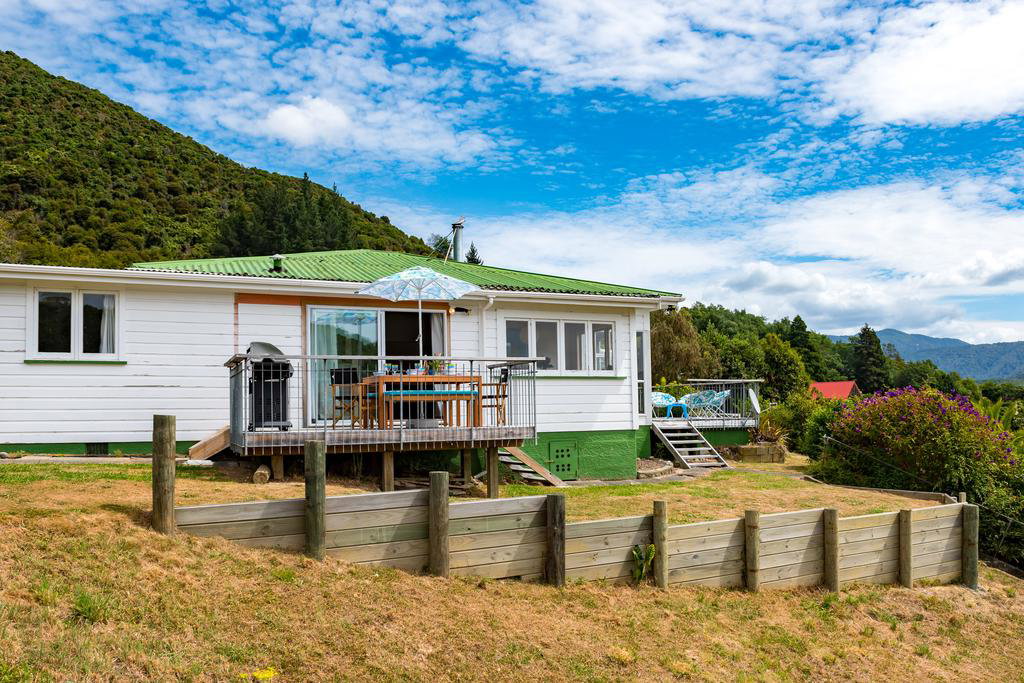 Tirohanga Wai - Waikawa Holiday Home - thumb 3