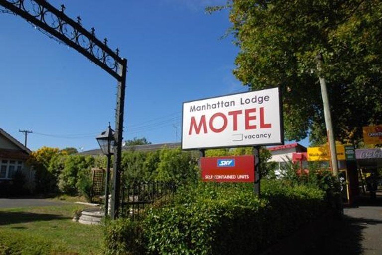 Manhattan Lodge Motel - thumb 2
