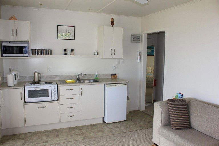 Ahipara Tides Beachfront Accommodation - thumb 2