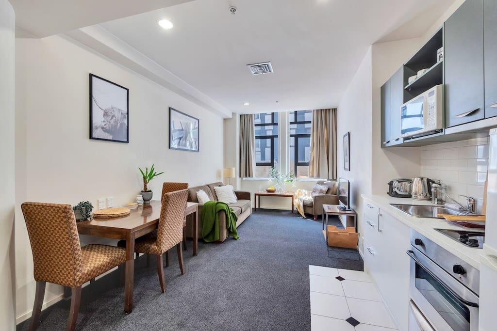 1BR Queen St Steps To Aotea Sq Netflix and Wifi