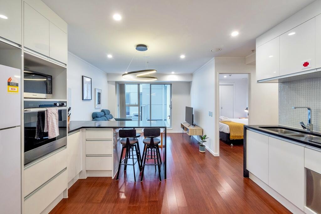 2 Bedroom City Pad - Walk To The Skytower