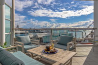 2BR Penthouse Waterfront Apt in CBD Auckland - FREE Parking