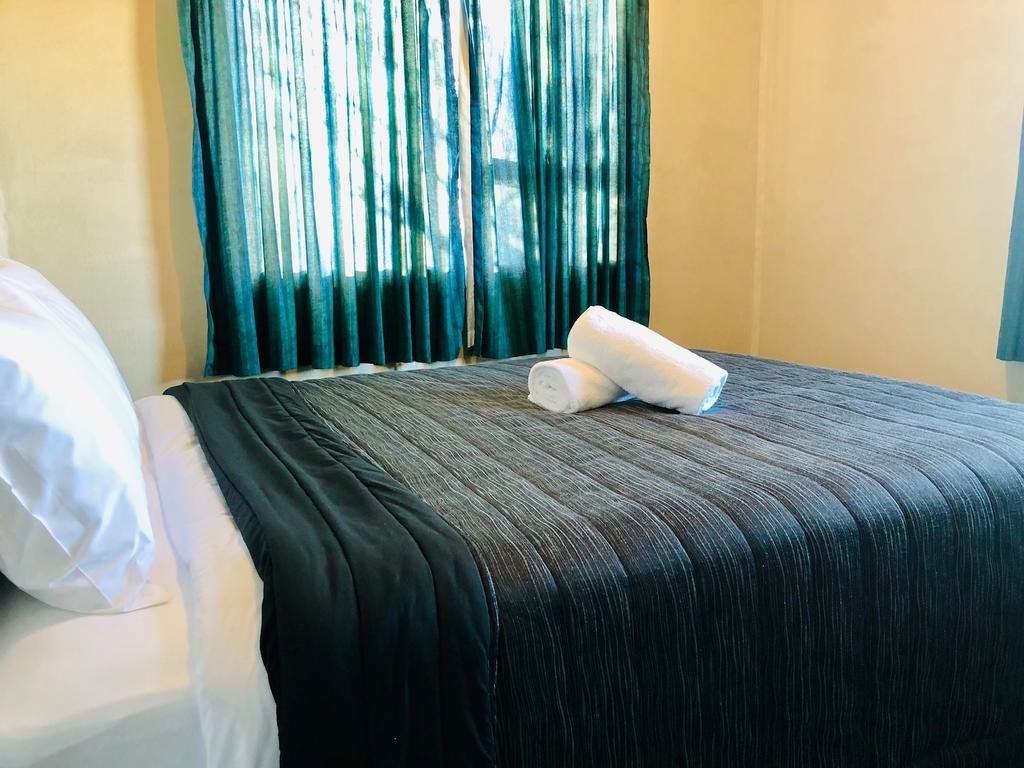 Comfortable & Close To Town - Accommodation New Zealand 2