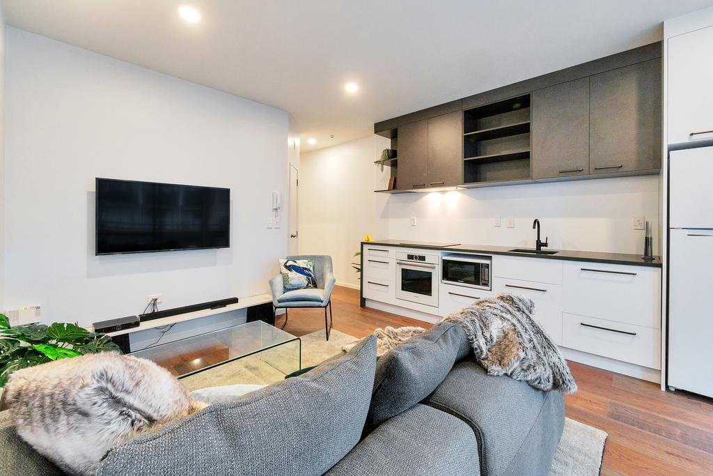 Designer Styled City Apartment With Carpark - Accommodation New Zealand 3