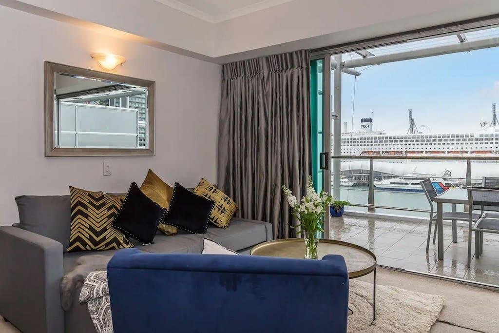 Fabulous Apartment With Harbour Views Free Netflix - thumb 2
