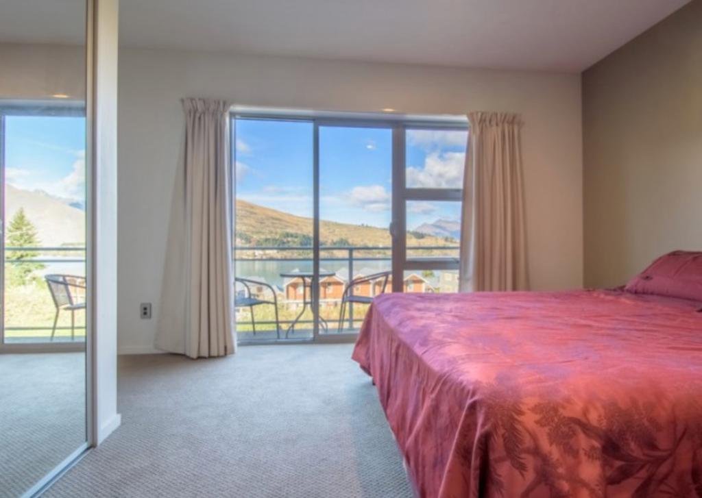Lake View Modern Apartment - Large Sunny Balcony - thumb 1