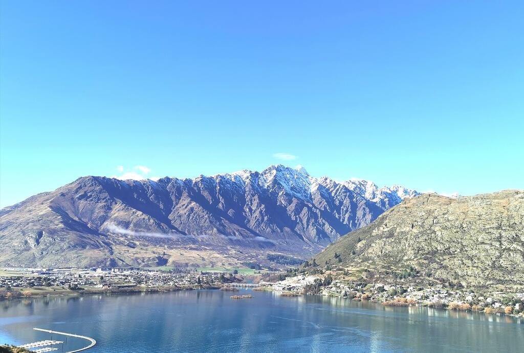 Lake, Mountain & Relax - Queenstown Holiday Home - thumb 0