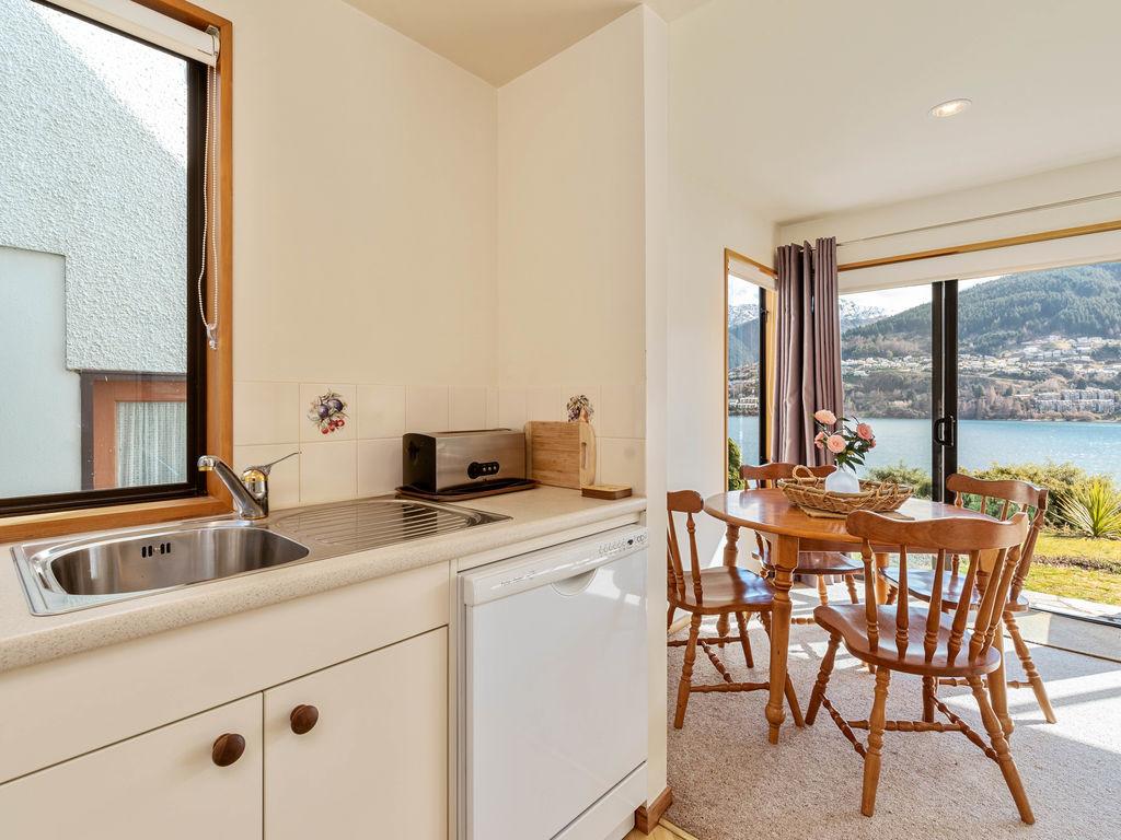 Lakefront Cottage - Queenstown Holiday Unit - thumb 1