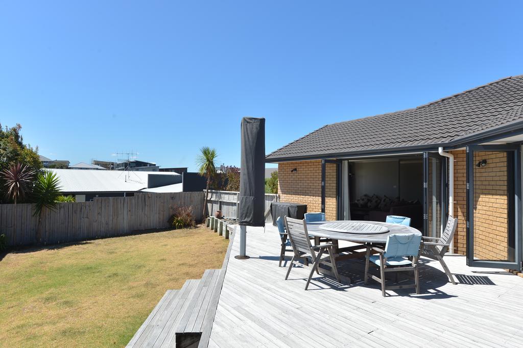 Paradise At The Bay - Ruakaka Holiday Home - thumb 2