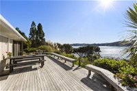 Paradise Lookout - Raglan Holiday Home