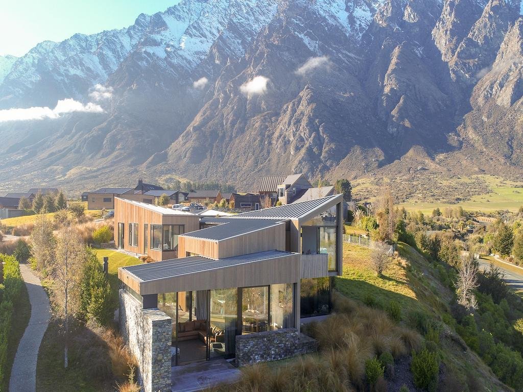 Point Vista - Queenstown Holiday House - thumb 1