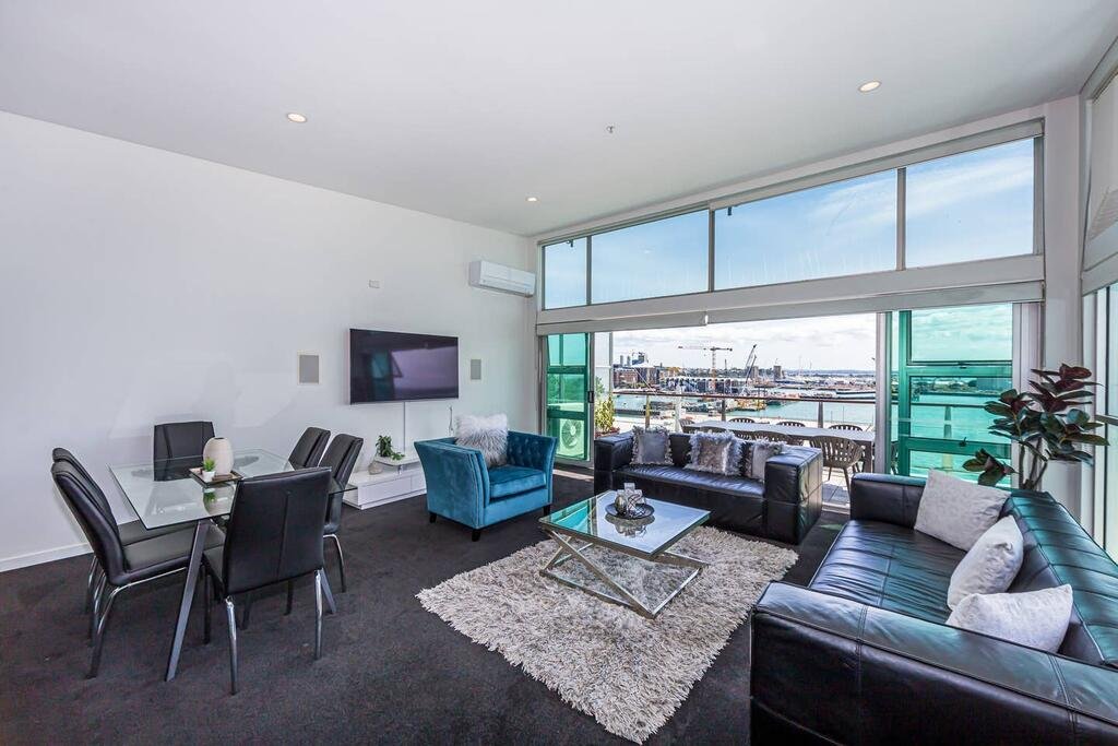 Princes Wharf - Spectacular Harbour View Penthouse - thumb 3
