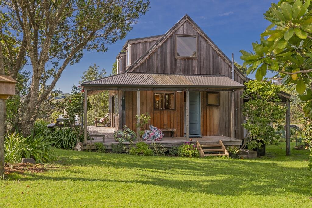 Puriri Cottage - Rings Beach Holiday Home