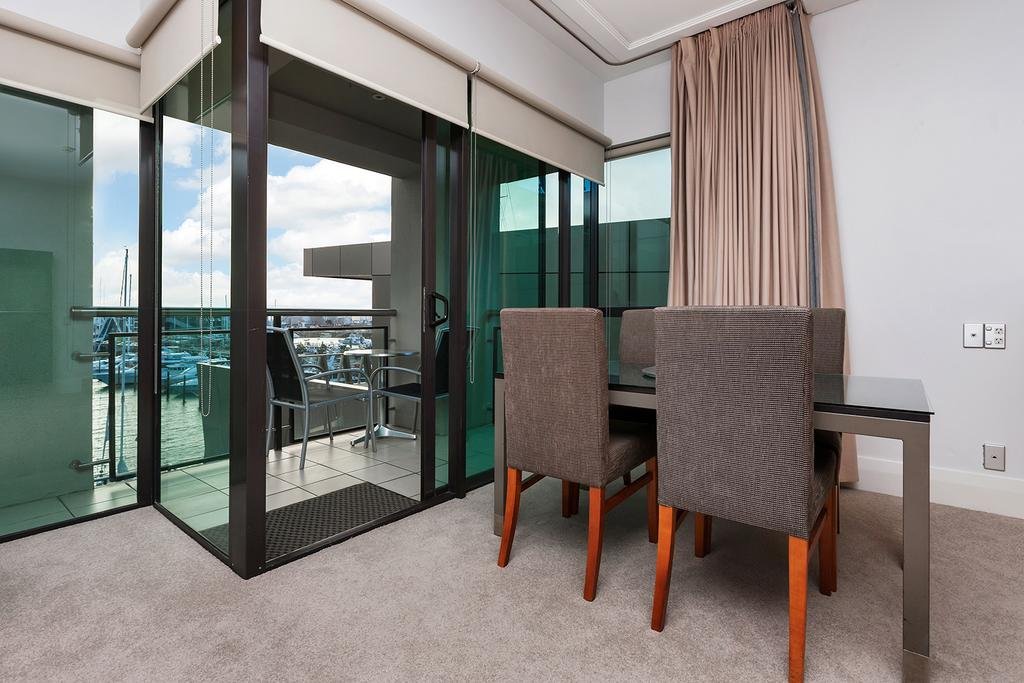 QV Waterfront Viaduct Private Apt 749 - thumb 2