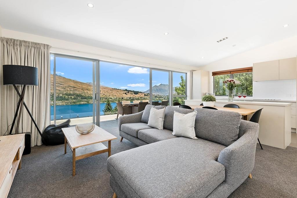 Remarkable Views On Goldrush Way - Queenstown Holiday Home - thumb 0