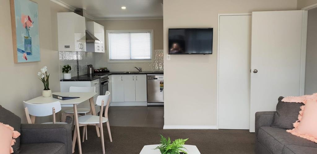 Rose Apartments Unit 3 Central Rotorua - Accommodation & Spa - thumb 1