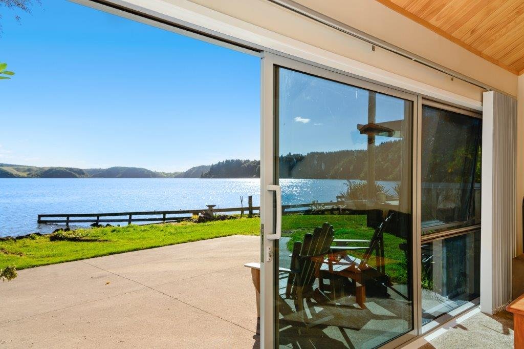 Rotorua Lakes Luxury Lakeside Bed And Breakfast - thumb 0