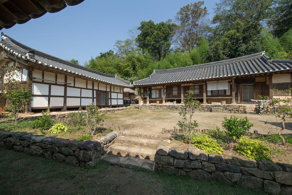 Jinrae Lee's Traditional House Accommodation South Korea