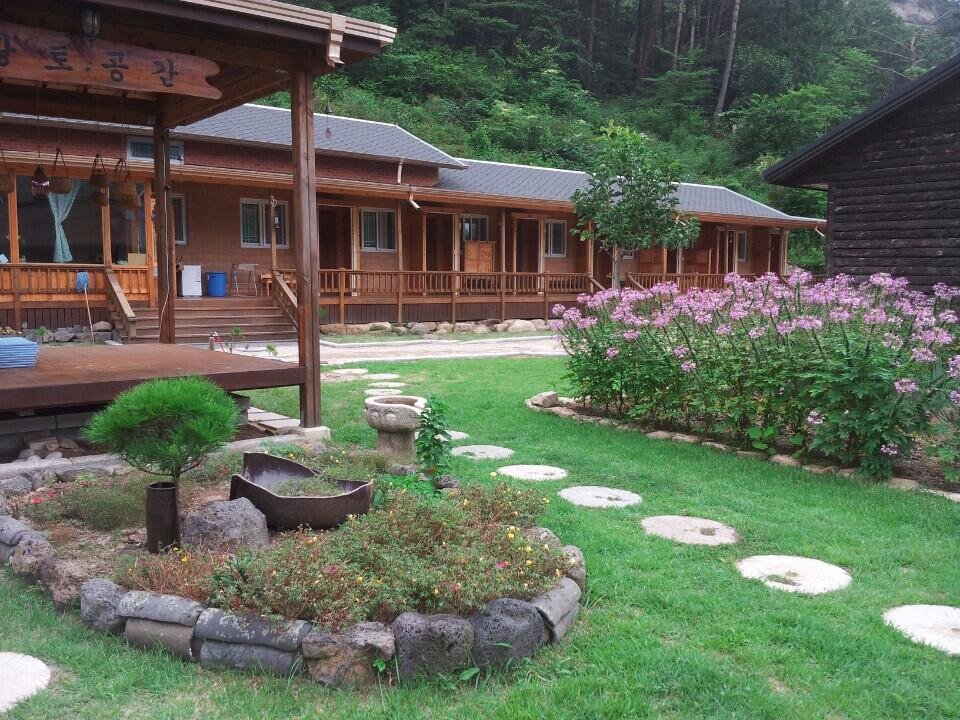 Sanjeong Lake Red Clay Cottage Accommodation South Korea