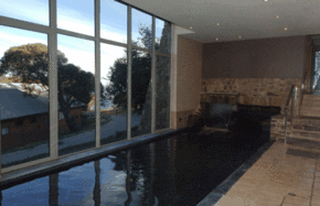 Breathtaker on High Spa Retreat - Tourism Canberra