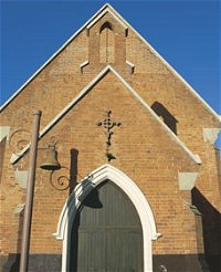 St Matthews Church - Accommodation Redcliffe