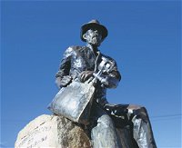 Paddy Hannans Statue - Accommodation in Bendigo