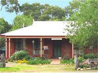 Stacey Studio Gallery  Almond Grove BB - Accommodation Newcastle