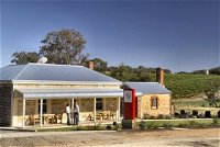 Two Hands Wines - Kingaroy Accommodation