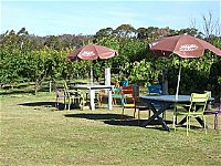 Cerise Brook Orchard  Family Golf - Attractions Melbourne