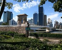 Former Victoria Bridge Abutment Memorial - Attractions Melbourne