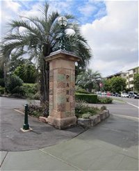 Newstead Park Memorials - Accommodation in Brisbane