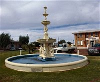 Cunnamulla War Memorial Fountain - Accommodation ACT
