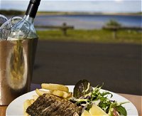 Hedys Restaurant at the Heads Hotel - Yamba Accommodation