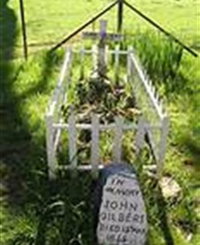 Johnny Gilberts Grave - Accommodation NT
