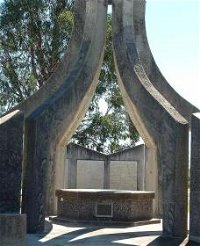 Inverell and District Bicentennial Memorial - Accommodation BNB